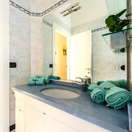 Hostly - The Urban Garden House - 3 Bedrooms, Garden, Great Location! Pisa Exterior photo