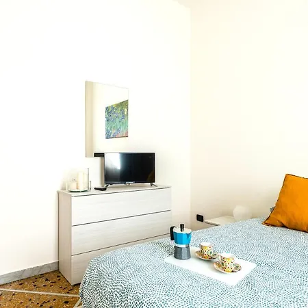 Hostly - The Urban Garden House - 3 Bedrooms, Garden, Great Location! Pisa Exterior photo