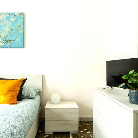 Hostly - The Urban Garden House - 3 Bedrooms, Garden, Great Location! Pisa Exterior photo